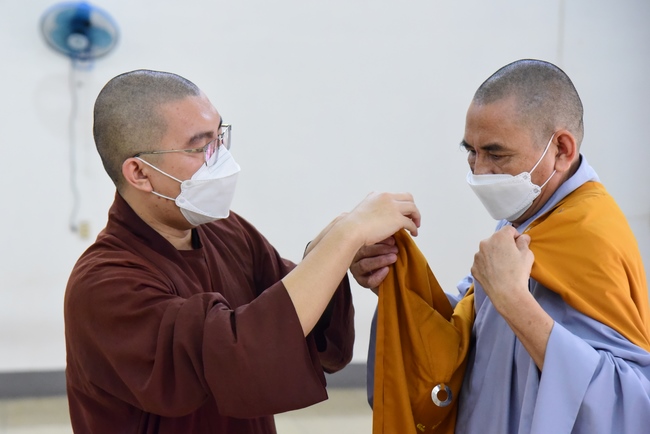 Lễ truyền giới Sa di Phương Trượng